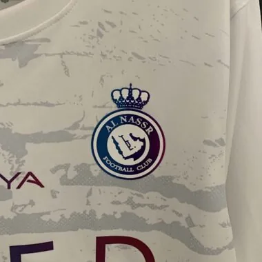 Equipamento alternativo do Al-Nassr da Arábia Saudita para 2023-2024, de manga comprida, de futebol