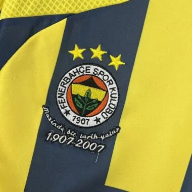 Equipamento de casa do Fenerbahçe 07-08 (retro) de futebol
