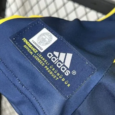Equipamento de casa do Fenerbahçe 07-08 (retro) de futebol