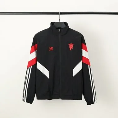 25-26 Manchester United black windbreaker Soccer T-Shirt