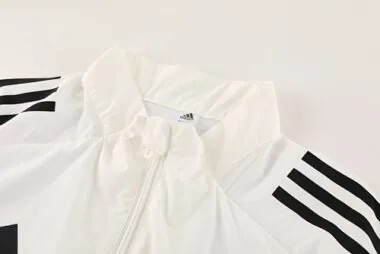 25-26 Manchester United white windbreaker Soccer T-Shirt