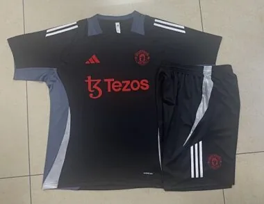 24-25 Manchester United Black Training Soccer