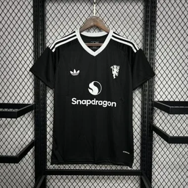 24-25 Manchester United Black Goalkeeper Kit
