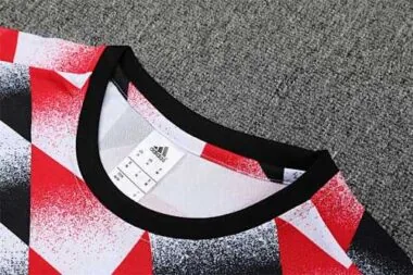 22-23 Manchester United training suit short sleeve kit red black and white color matching