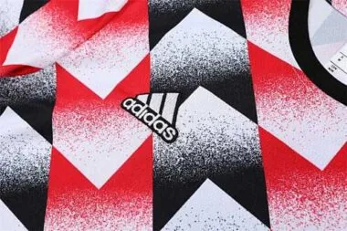 22-23 Manchester United training suit short sleeve kit red black and white color matching