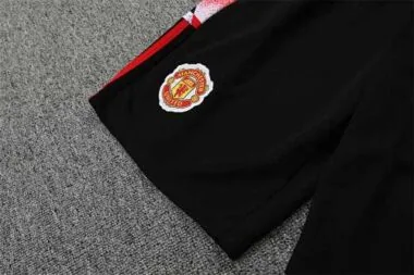 22-23 Manchester United training suit short sleeve kit red black and white color matching