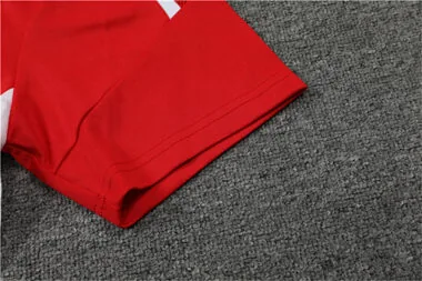 22-23 Manchester United training suit red