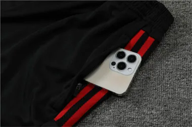 22-23 Manchester United training suit red