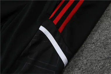 22-23 Manchester United training suit red