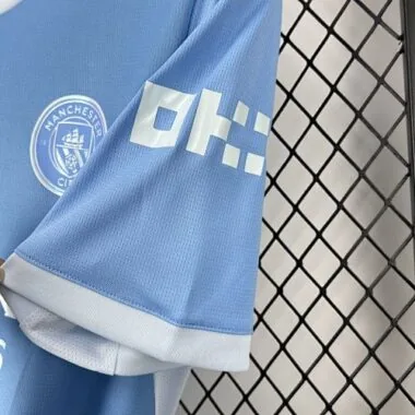 Fußball-T-Shirt im blauen Heimtrikot von Manchester City (Saison 26–27)