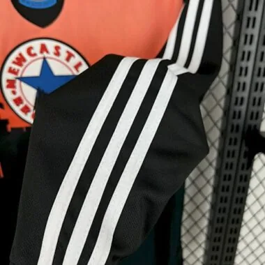 96-97 Newcastle Goalkeeper Long Sleeves Retro Soccer