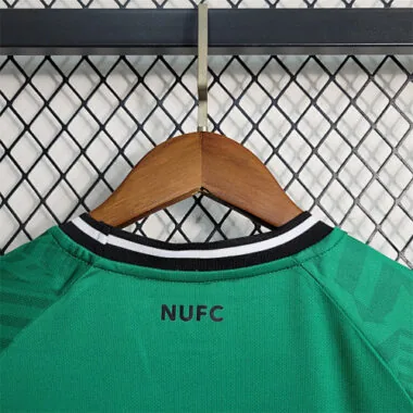23-24 kids Newcastle away size 16-28
