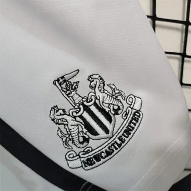 23-24 kids Newcastle away size 16-28