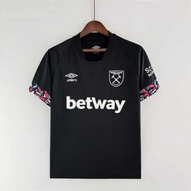 22-23 West Ham United away