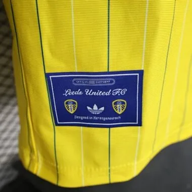 25-26 Leeds United Casual Kit Player Version Soccer T-Shirt