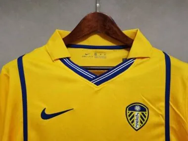 00-01 Leeds United, divisa da trasferta gialla