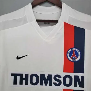 02-03 PSG in trasferta, maglia bianca