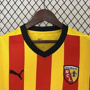 Equipación de fútbol para local de Lens, temporada 24-25