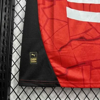 Equipamento de futebol do Rennes para jogos em casa, 24-25