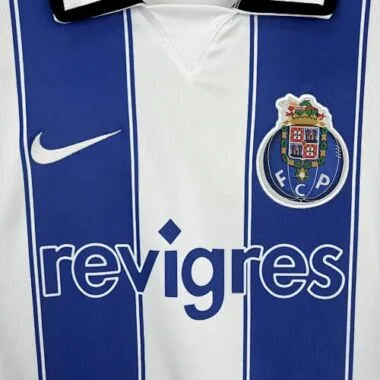 03-04 Equipación local retro del Oporto de fútbol
