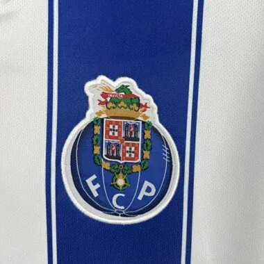 03-04 Equipación local retro del Oporto de fútbol