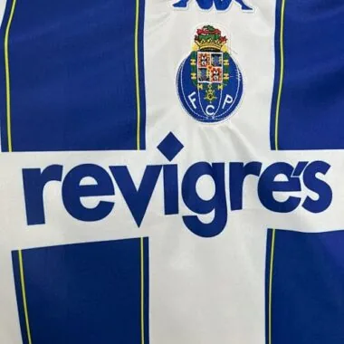 Equipamento de casa do Porto de 99-00 (retro) de futebol
