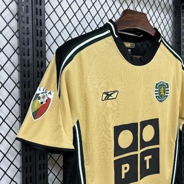 Camisola de futebol retro do equipamento de deslocado do 03-04 de Lisboa