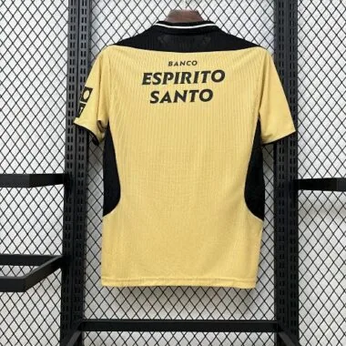 Camisola de futebol retro do equipamento de deslocado do 03-04 de Lisboa