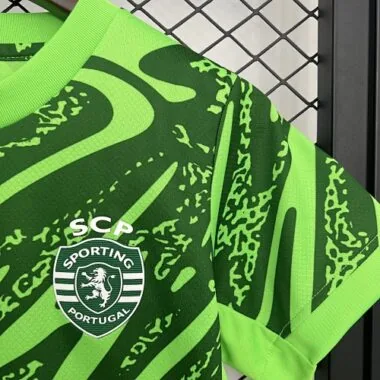 Maglietta da calcio per bambini "Green Kids" con il portiere dello Sporting Lisbona, 25-26