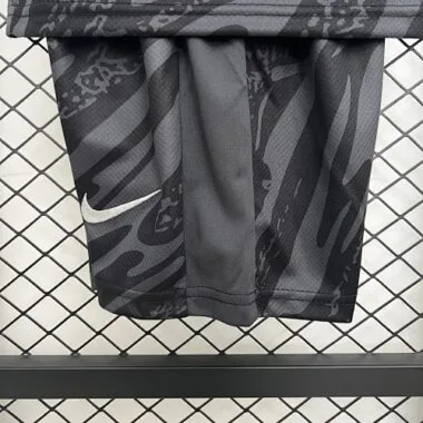 25-26 Sporting Lissabon Keepersset voor kinderen – Zwart voetbalshirt