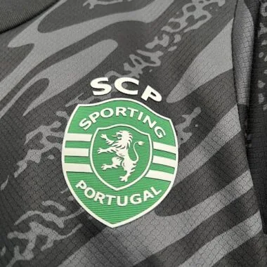 25-26 Sporting Lissabon Keepersset voor kinderen – Zwart voetbalshirt