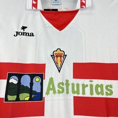 Camisola de futebol retro do Sporting de Gijón (equipa visitante) da época 96-97