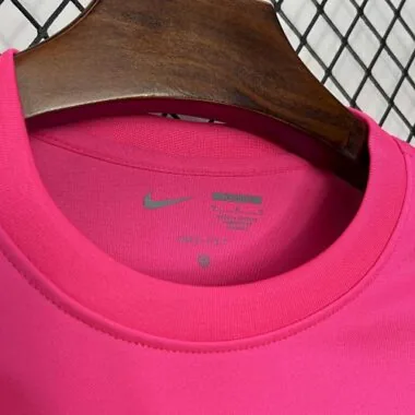 24-25 Lissabon Pink Kit Special Edition Voetbal