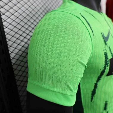 24-25 Lisbona in trasferta, versione verde per giocatori, calcio