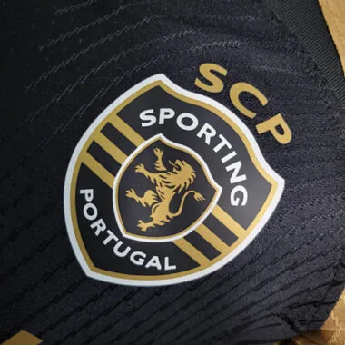 23-24 Camisa do Sporting de Lisboa - Terceiro Equipamento, Versão de Jogador - Camisas de Futebol