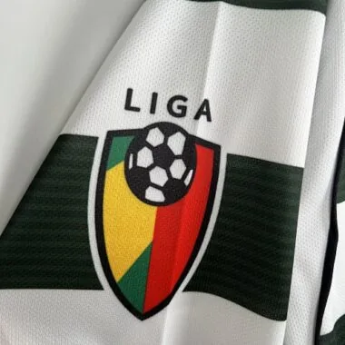 01-03 Maglia da calcio vintage a maniche lunghe dello Sporting Lisbona, divisa da casa in stile retrò