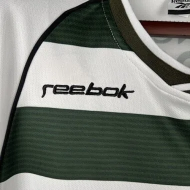 01-03 Maglia da calcio vintage a maniche lunghe dello Sporting Lisbona, divisa da casa in stile retrò