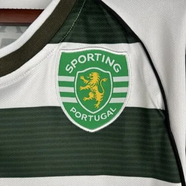 01-03 Maglia da calcio vintage a maniche lunghe dello Sporting Lisbona, divisa da casa in stile retrò