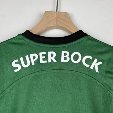 23-24 Divise da calcio per bambini della Sporting Lisbona: completi e maglie da calcio