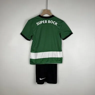 23-24 Divise da calcio per bambini della Sporting Lisbona: completi e maglie da calcio