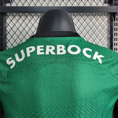 23-24 Maglie da calcio della Sporting Lisbona, versione da giocatore, divisa da casa