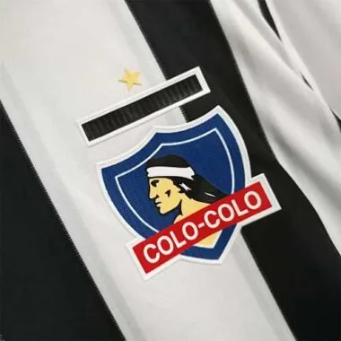 Colo Colo black and white vertical bars