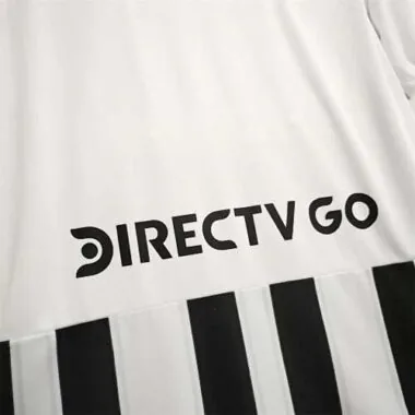 Colo Colo black and white vertical bars