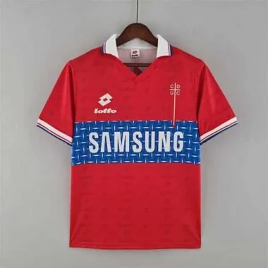 96 La Católica third away