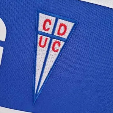 93 La Católica home