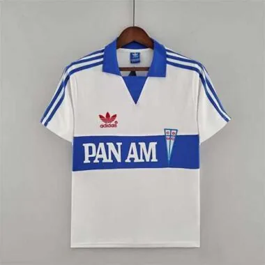 87 La Católica home