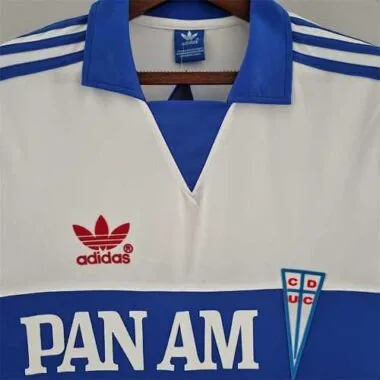 87 La Católica thuis