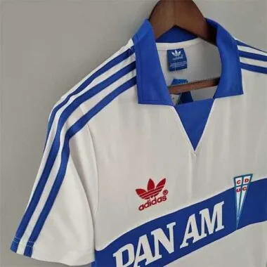 87 La Católica thuis