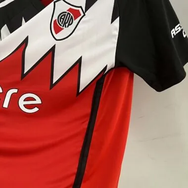 23-24 River Plate (trasferta) S-4XL: maglie da calcio a prezzi convenienti
