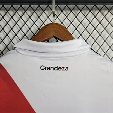 22-23 River Plate in casa